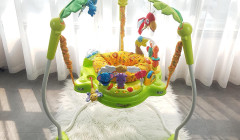 NHỮNG LỢI ÍCH MÀ GHẾ NHÚN TẬP ĐỨNG JUMPEROO KONIGKIDS ĐEM LẠI CHO BÉ