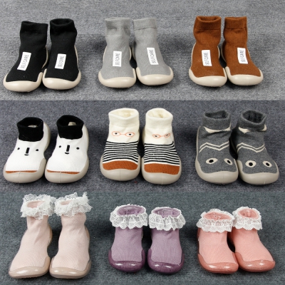 Giày tất tập đi cho bé đế cao su chống trượt - viền ren công chúa phong cách Hàn Quốc Comfybaby GG003 - chính hãng (Màu Tím)