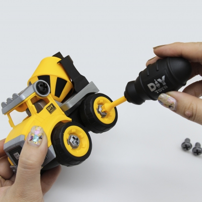 0620-TH4-129-15 - Đồ chơi lắp ghép DIY mô hình xe cần cẩu Toyshouse  (hộp)